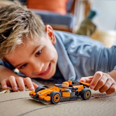 5702017812489 (6) Piloto de F1 con Coche McLaren – 6