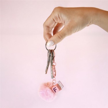 8435458182091 Llavero pompón rosa tecla letra F –  1