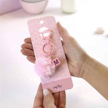 8435458182145 Llavero pompón rosa tecla letra M –  1
