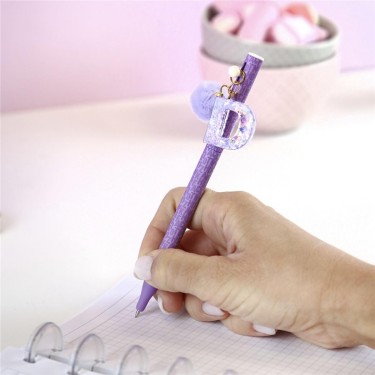 8435458184323 Bolígrafo lila letra D con pompón –  1