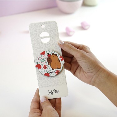 8435458189861 Imán redondo Capibara foodie lover – 1